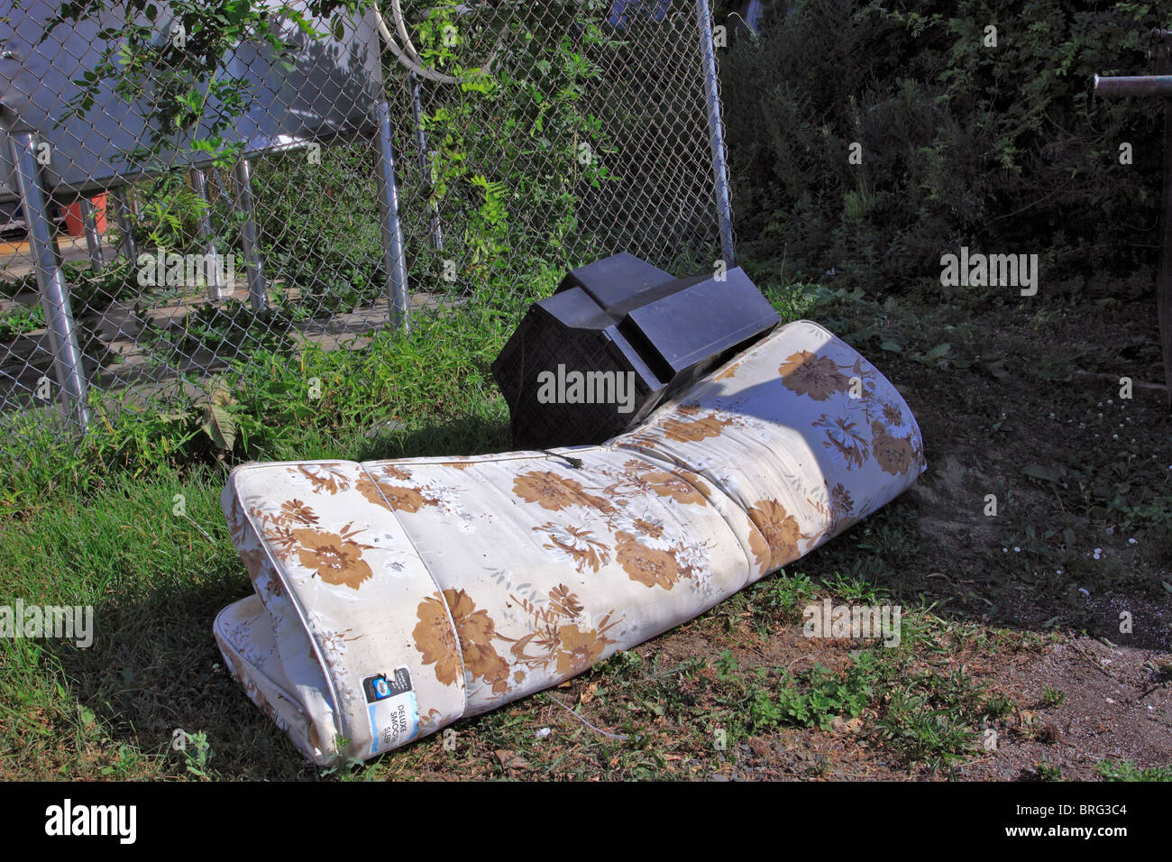 Scartato il materasso e televisione Long Island NY Foto Stock