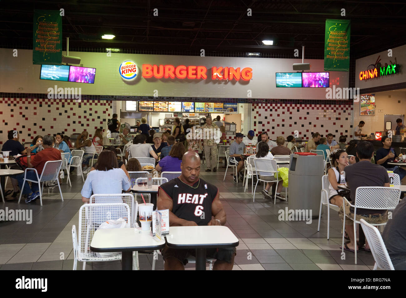 Persone di mangiare in ristoranti fast food, Las Vegas shopping mall di Las Vegas Stati Uniti d'America Foto Stock