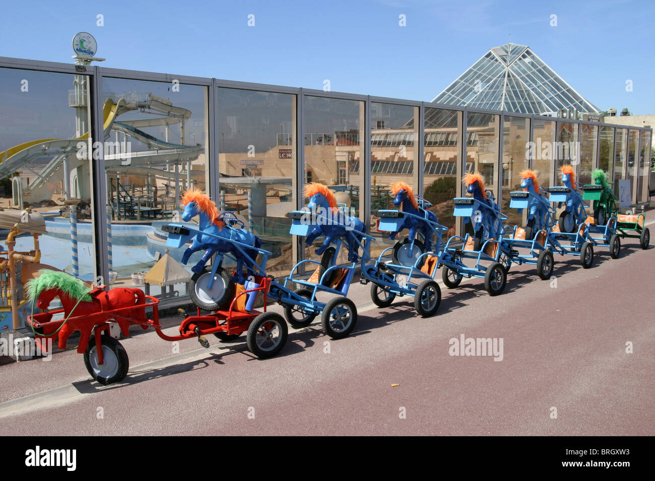 Intrattenimento Mare noleggio carrelli Foto Stock