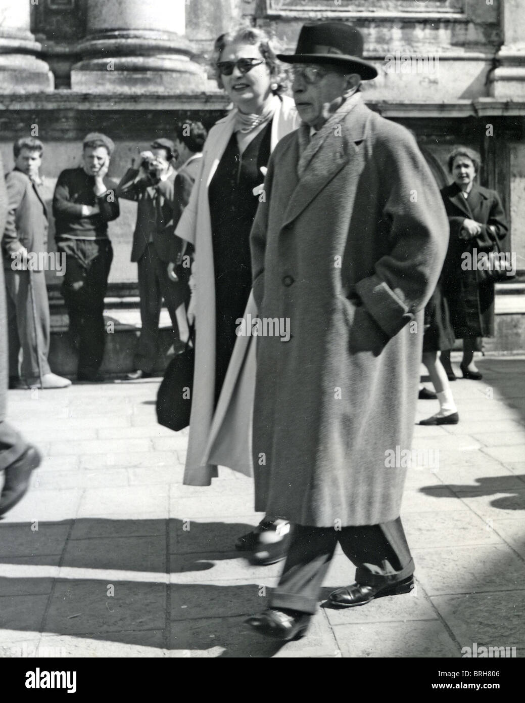 IGOR STRAVINSKY compositore russo in Vencie con la moglie Vera de Bosset Foto Stock
