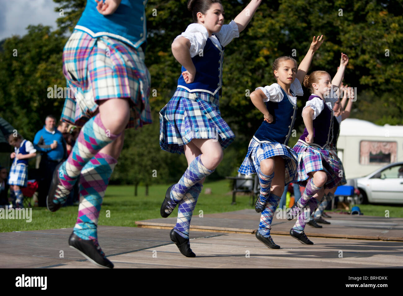 I giovani danzatori highland performanti a Peebles giochi delle Highland, Peebles, Scozia Foto Stock