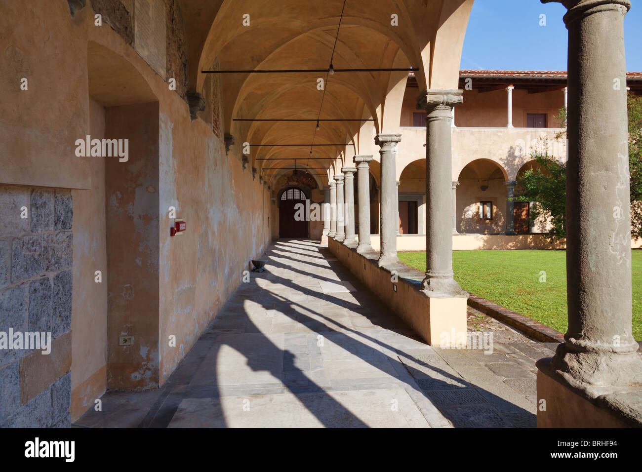 Hotel Santa Croce in Fossabanda monastero trasformato in Pisa, Italia Foto  stock - Alamy