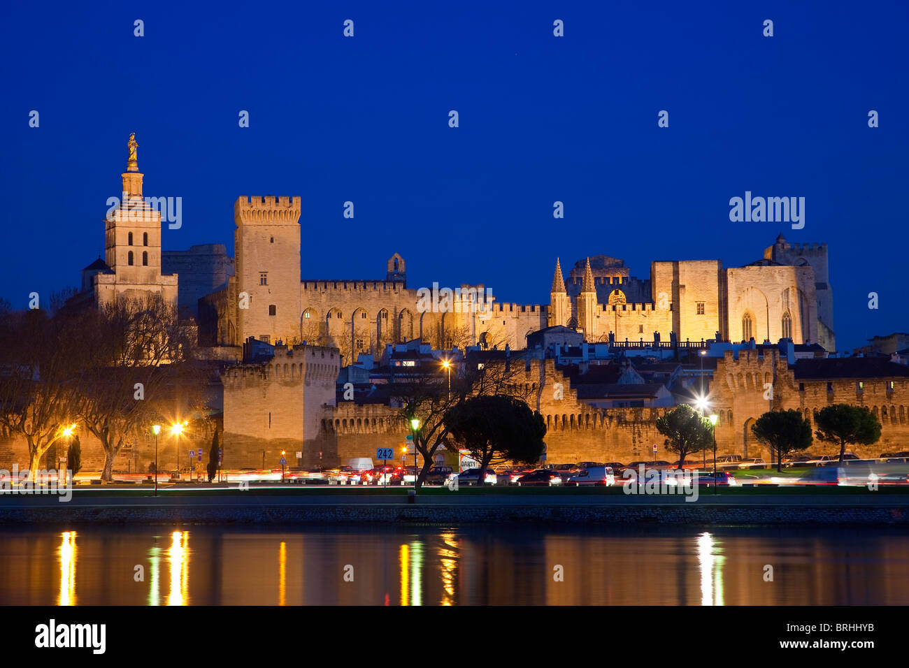 PALAIS DES PAPES E BENEZET BRIDGE, AVIGNON, Francia Foto Stock
