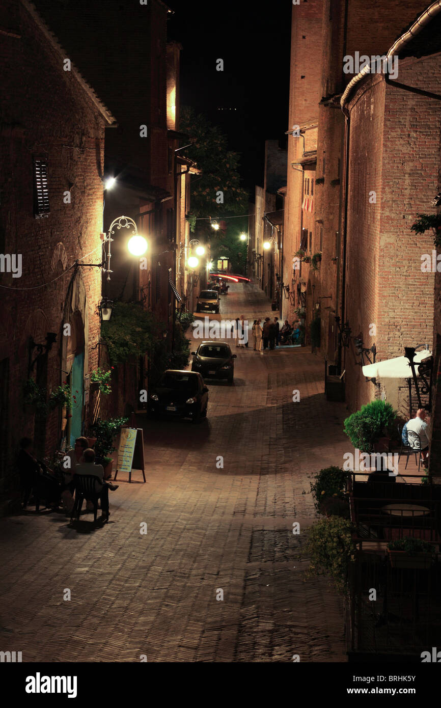 Certaldo Alto, Toscana, di notte. (Solo uso editoriale). Foto Stock