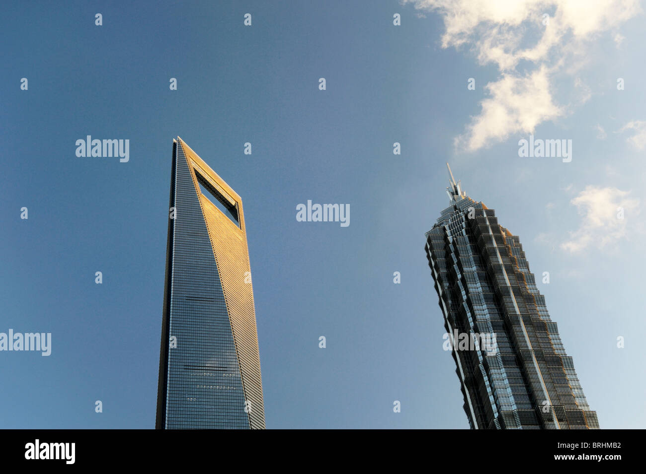 Shanghai, Cina. World Financial Center di Shanghai (a sinistra, oggi il secondo più alto) e la torre di Jin Mao. quartiere Pudong, Shanghai Foto Stock