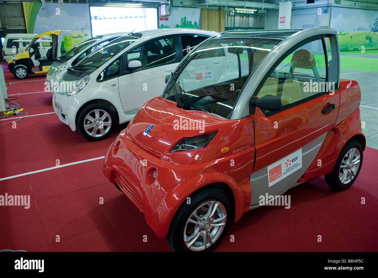 Parigi, Francia, Parigi Car Show auto elettrica, Mini Cars', vetture senza  patente di guida Foto stock - Alamy
