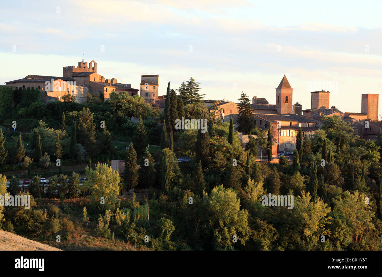 Certaldo Alto, un secolo XII città medievale, al tramonto. Foto Stock