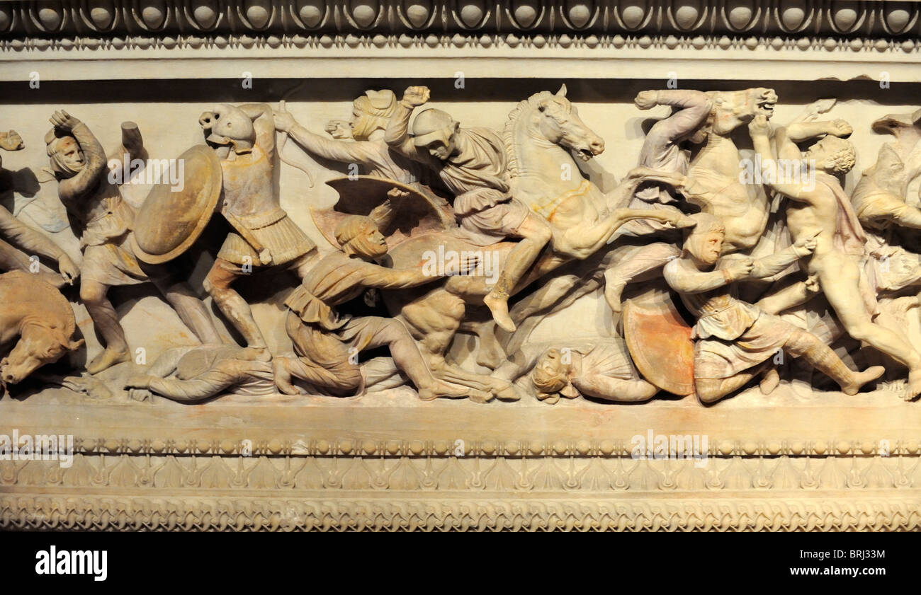Una scena di battaglia raffigurata sul sarcofago Alexander Foto Stock