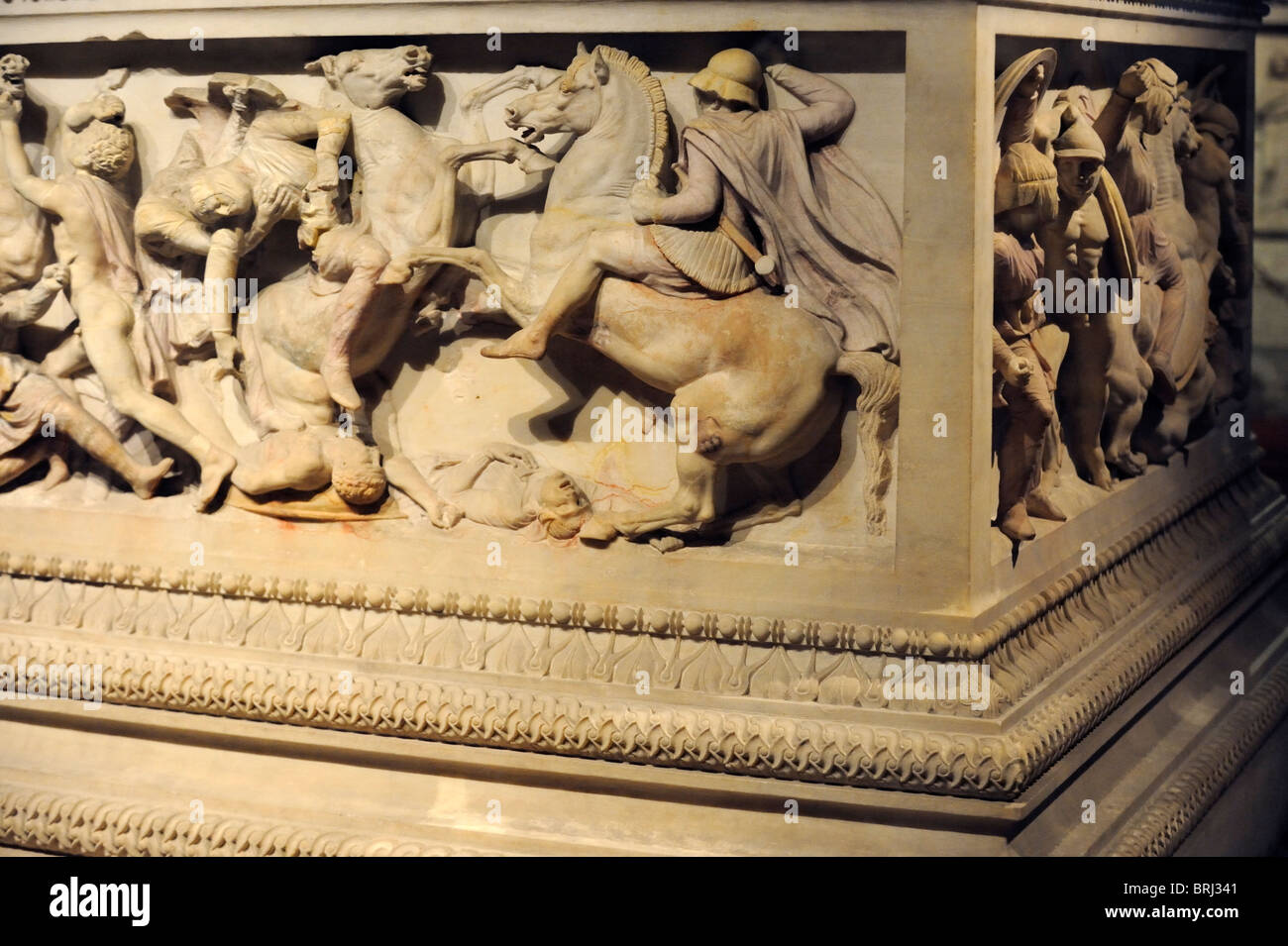 Una scena di battaglia raffigurata sul sarcofago Alexander Foto Stock