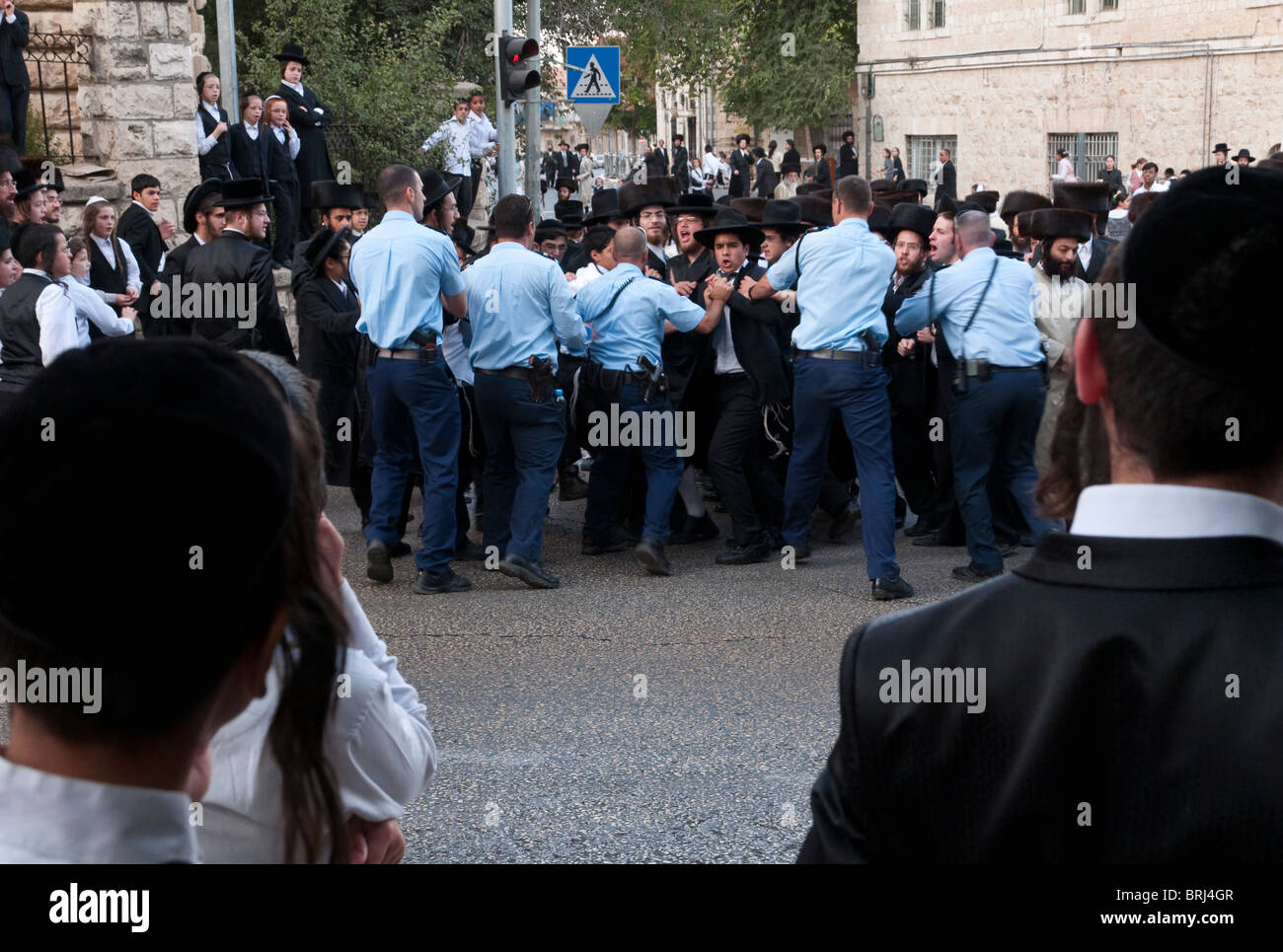 Shabbat ortodossi dimostrazione a shivtei israele haneviim junction Foto Stock