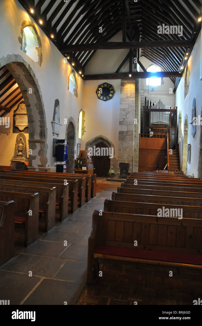 Interno del Wisborough Green chiesa, West Sussex Foto Stock