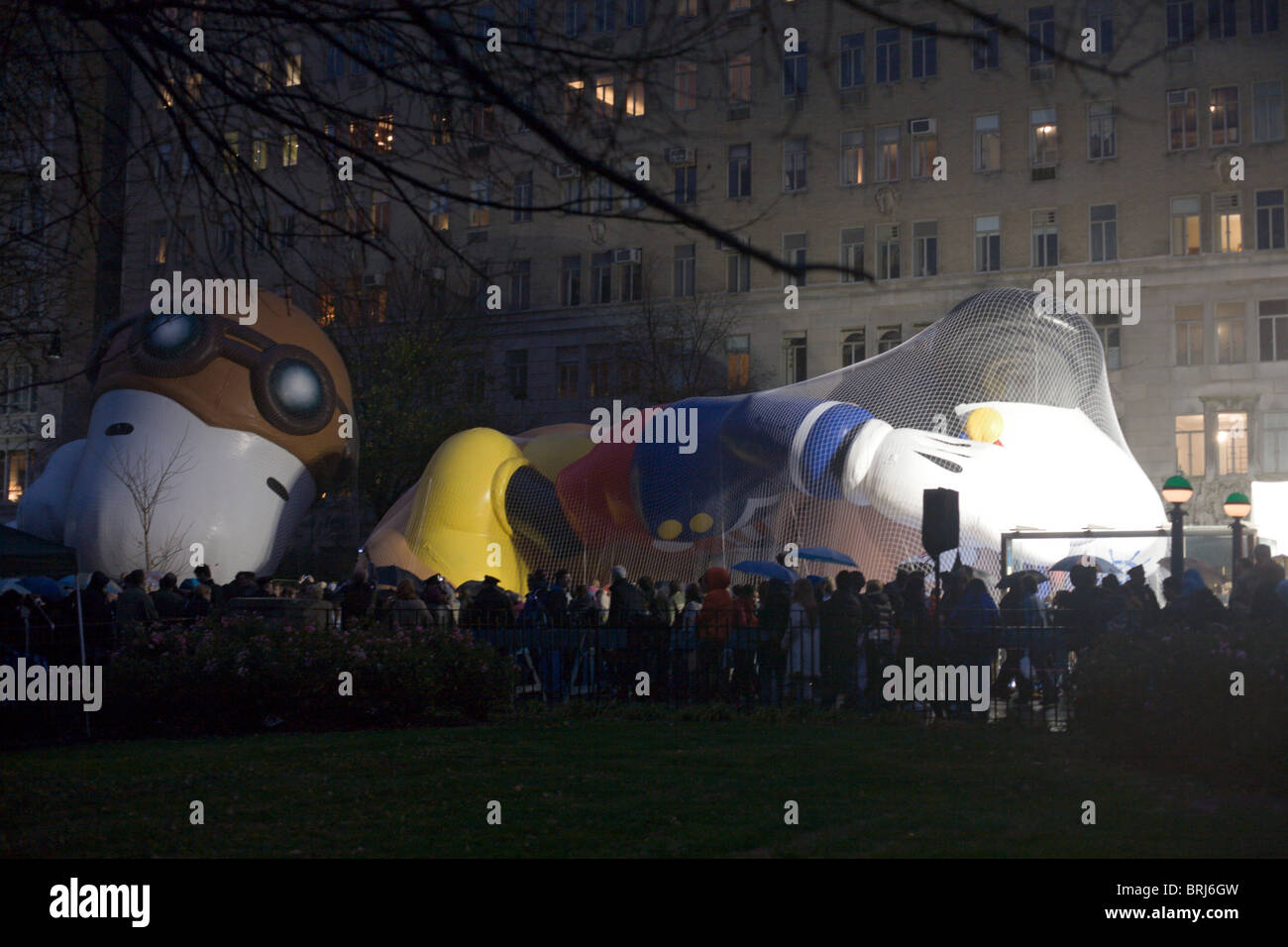 Thanksgiving Parade palloncini essendo gonfiato in NYC Foto Stock