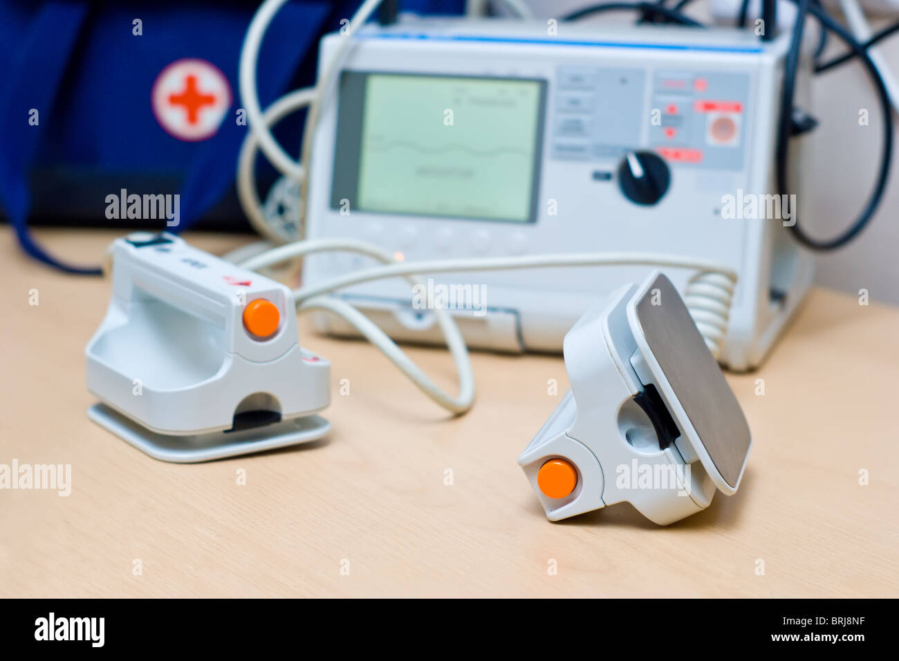 Defibrillatore cardiaco - Emergenza attrezzature ad alta tecnologia Foto Stock