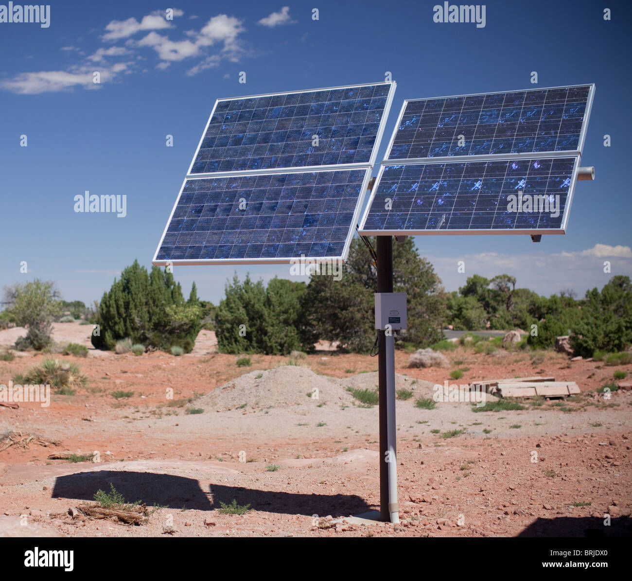 I pannelli solari nel deserto Foto Stock
