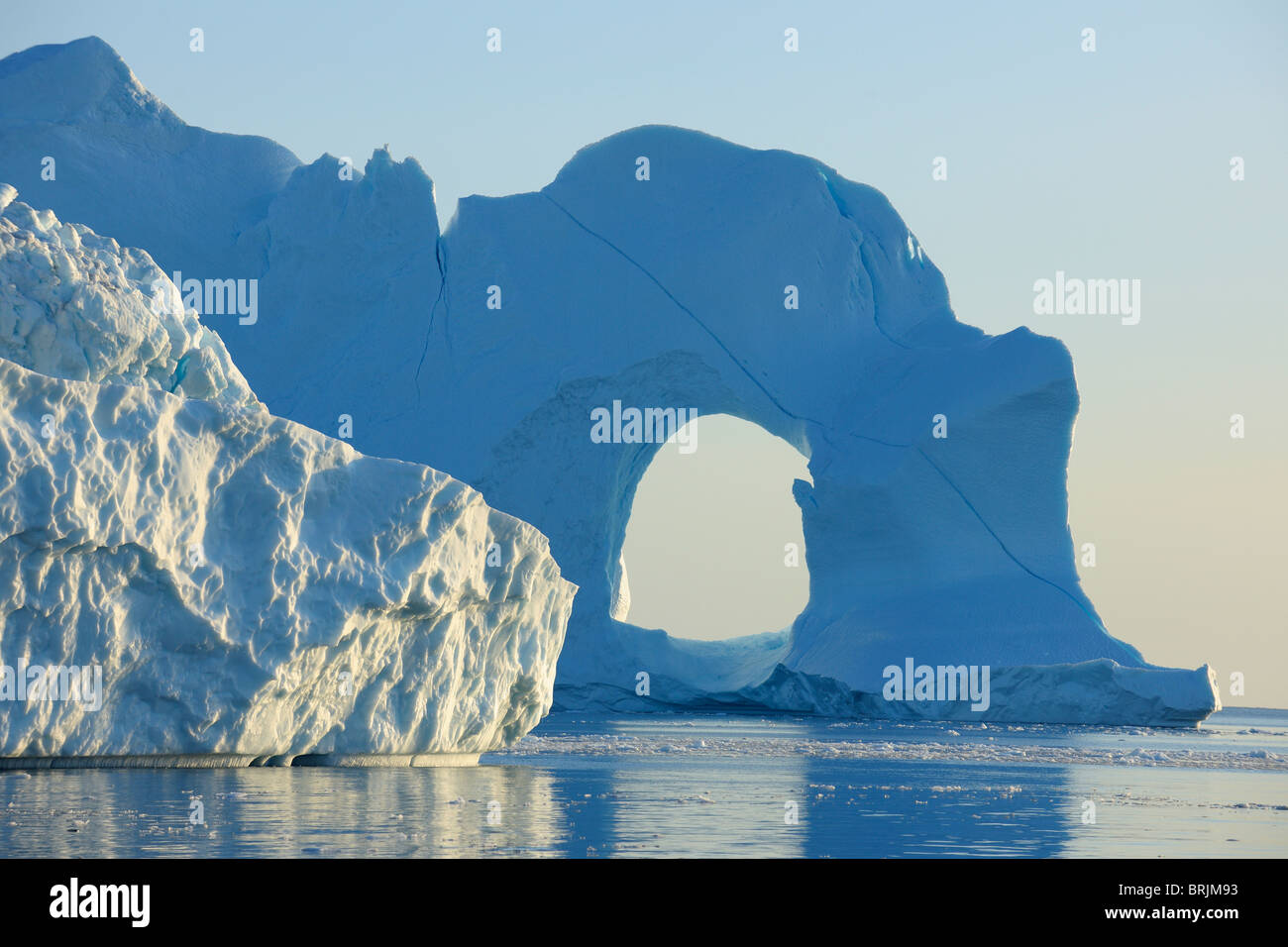 Iceberg nella baia di Disko, ghiacciaio Jakobshavn, Ilulissat Foto Stock