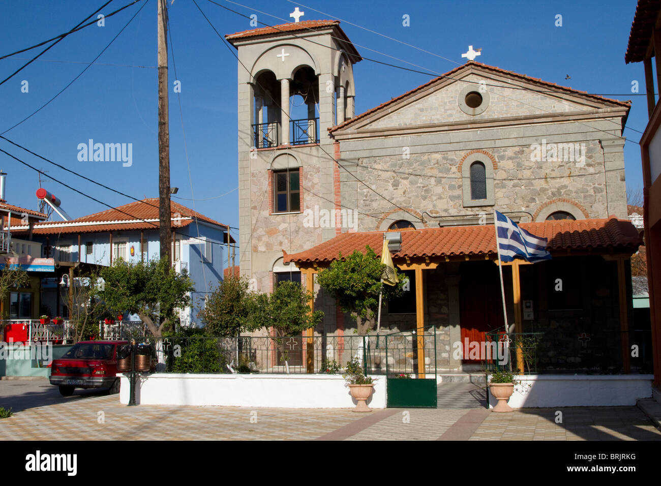 Greco Ortodossa chiesa nella piazza principale di Skala Kallonis; Lesbo Foto Stock