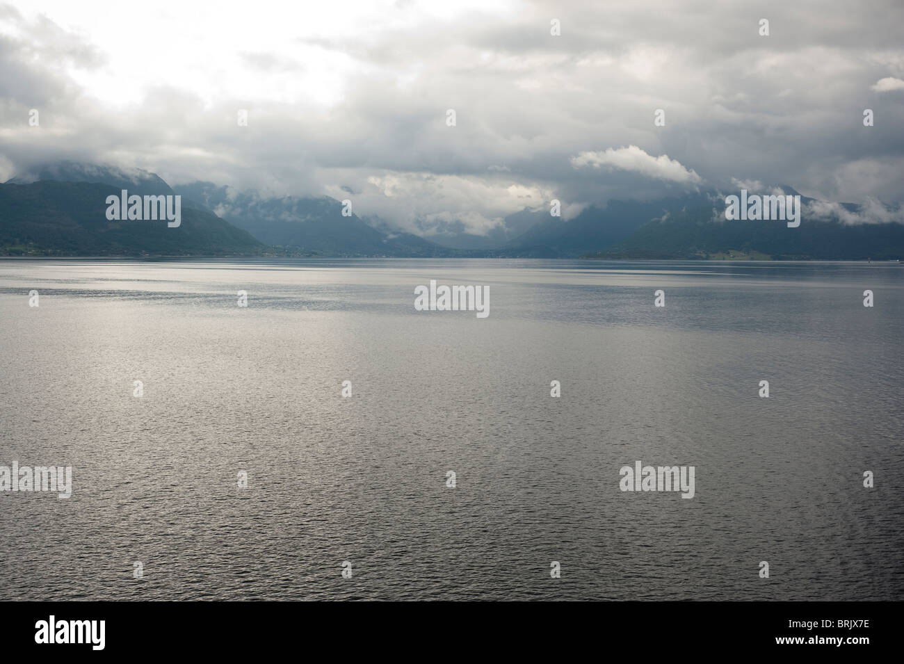 Fjord sul giorno nuvoloso Foto Stock