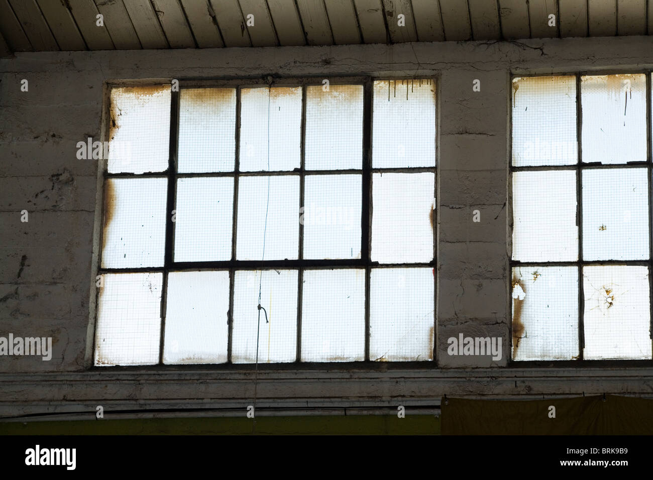 Edificio industriale finestra, chiudere fino Foto Stock