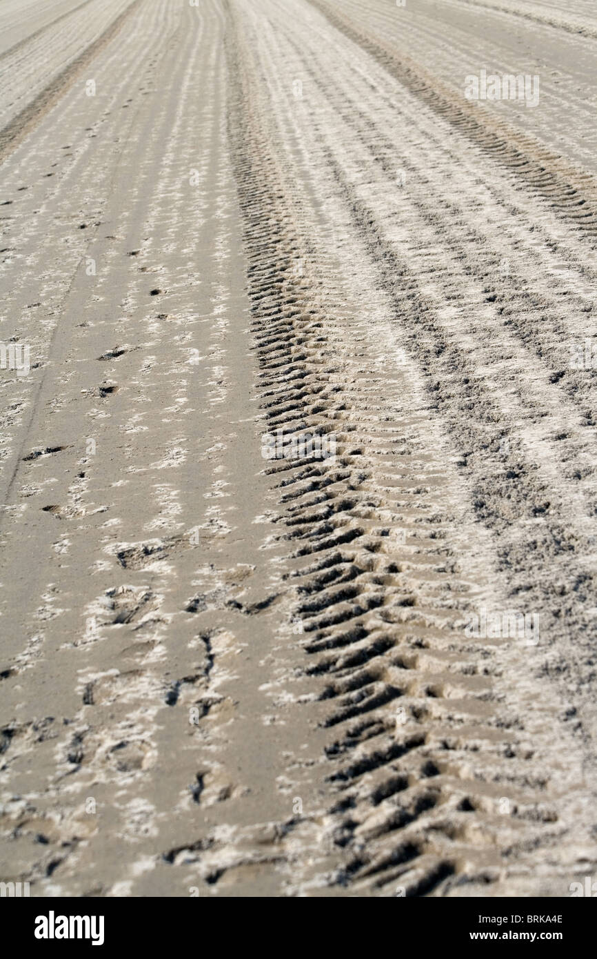 Strada sterrata e pista per il fondo Foto Stock