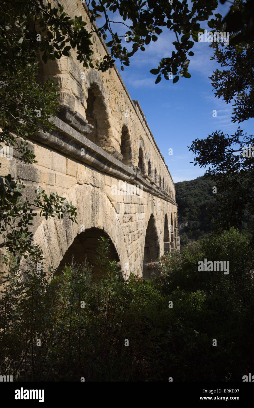 Il Pont du Gard nel sud della Francia, il più alto e uno dei meglio conservati di tutti acquedotto romano ponti. Foto Stock