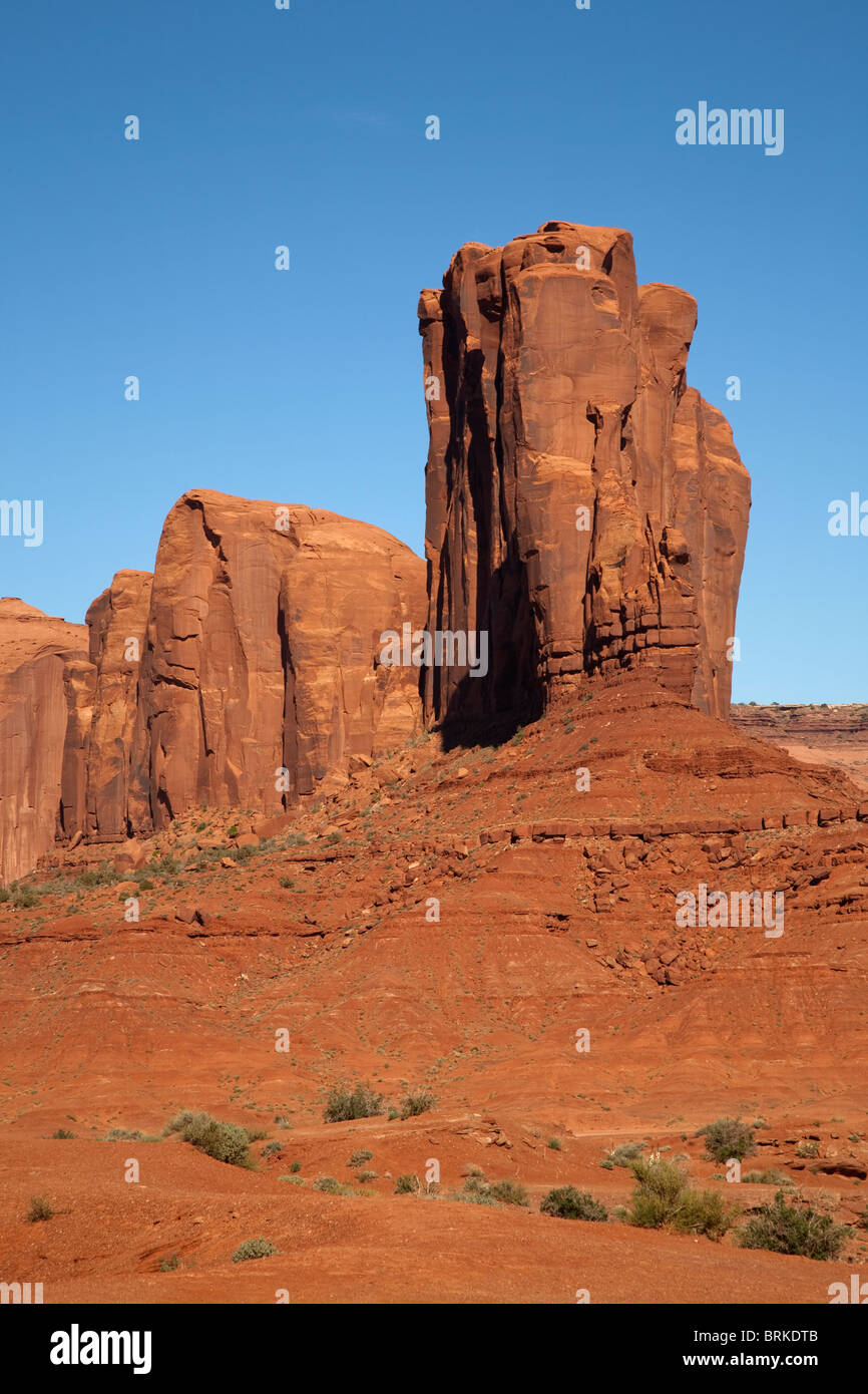 Elephant butte di roccia arenaria formazione in Monument Valley Navajo Tribal Park in Utah, Stati Uniti d'America. Foto Stock
