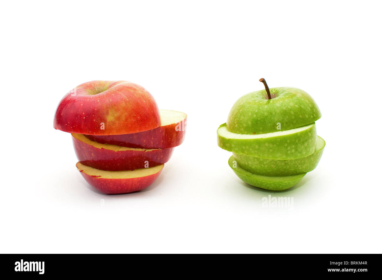 Apple organica su uno sfondo bianco Foto Stock