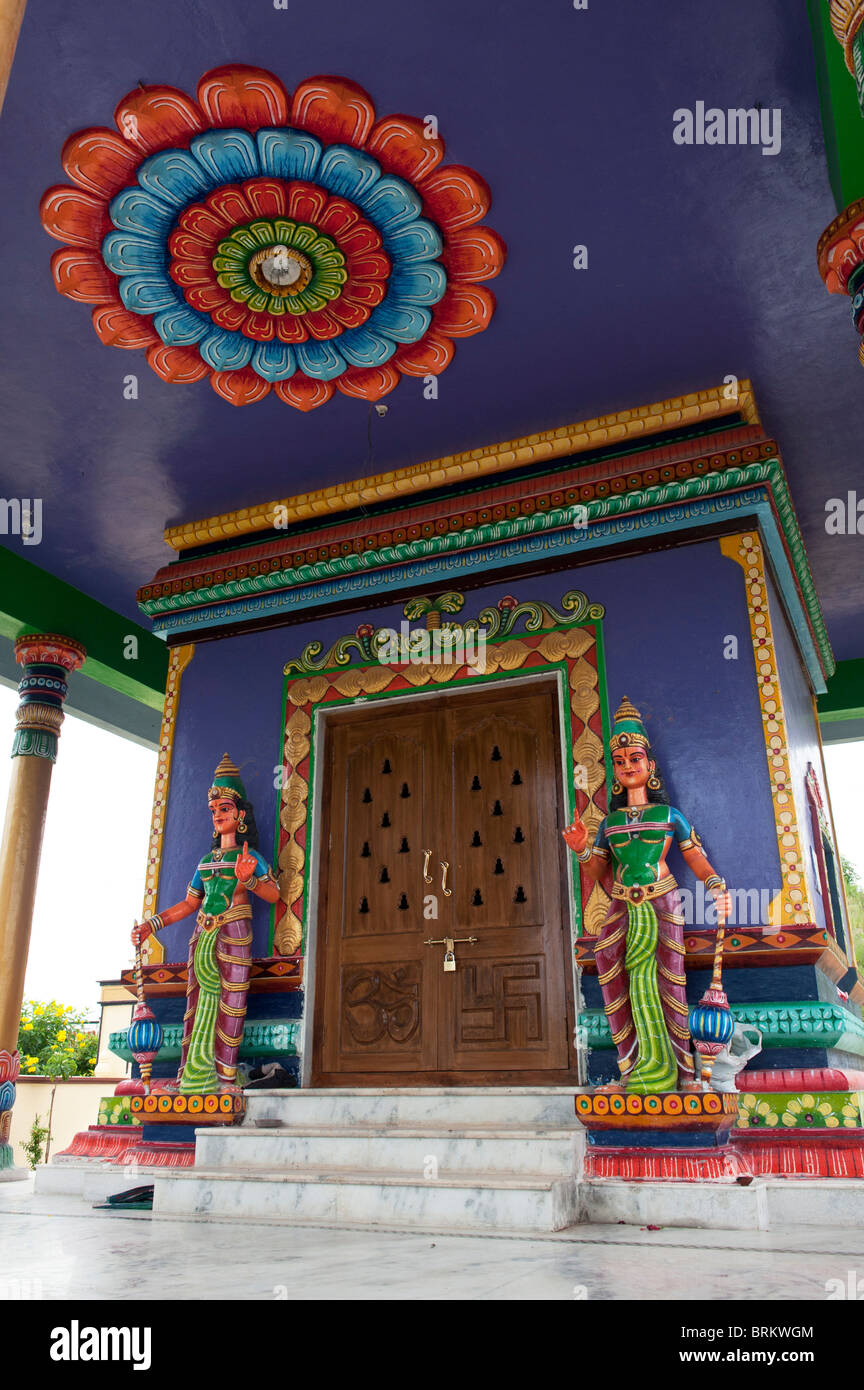 Durga Hindu Temple di Puttaparthi, Andhra Pradesh, India Foto Stock
