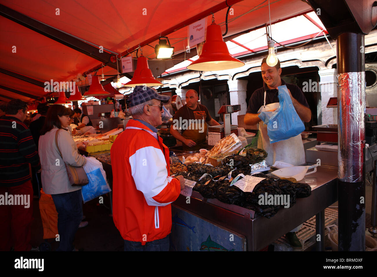 Chioggia, mercato del pesce , laguna, Venezia, Italia Foto Stock