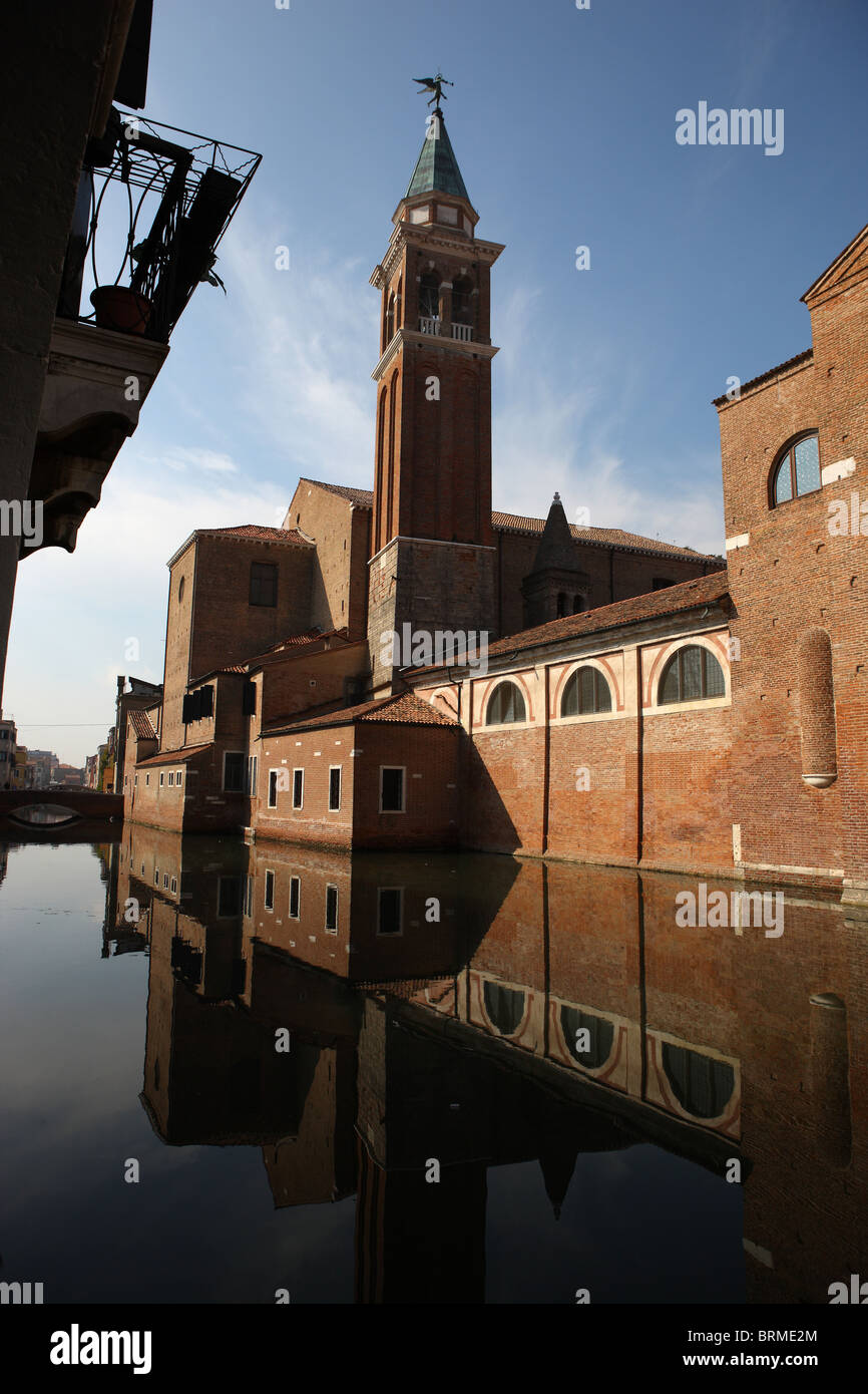 Chioggia, Vena canal, il campanile della chiesa di San Giacomo, laguna, Venezia, Italia Foto Stock