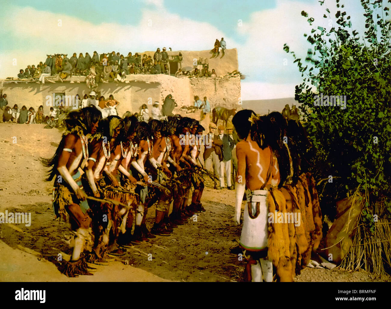 Antelope sacerdoti cantando a Kisi Moki snake dance - circa 1902 Foto Stock