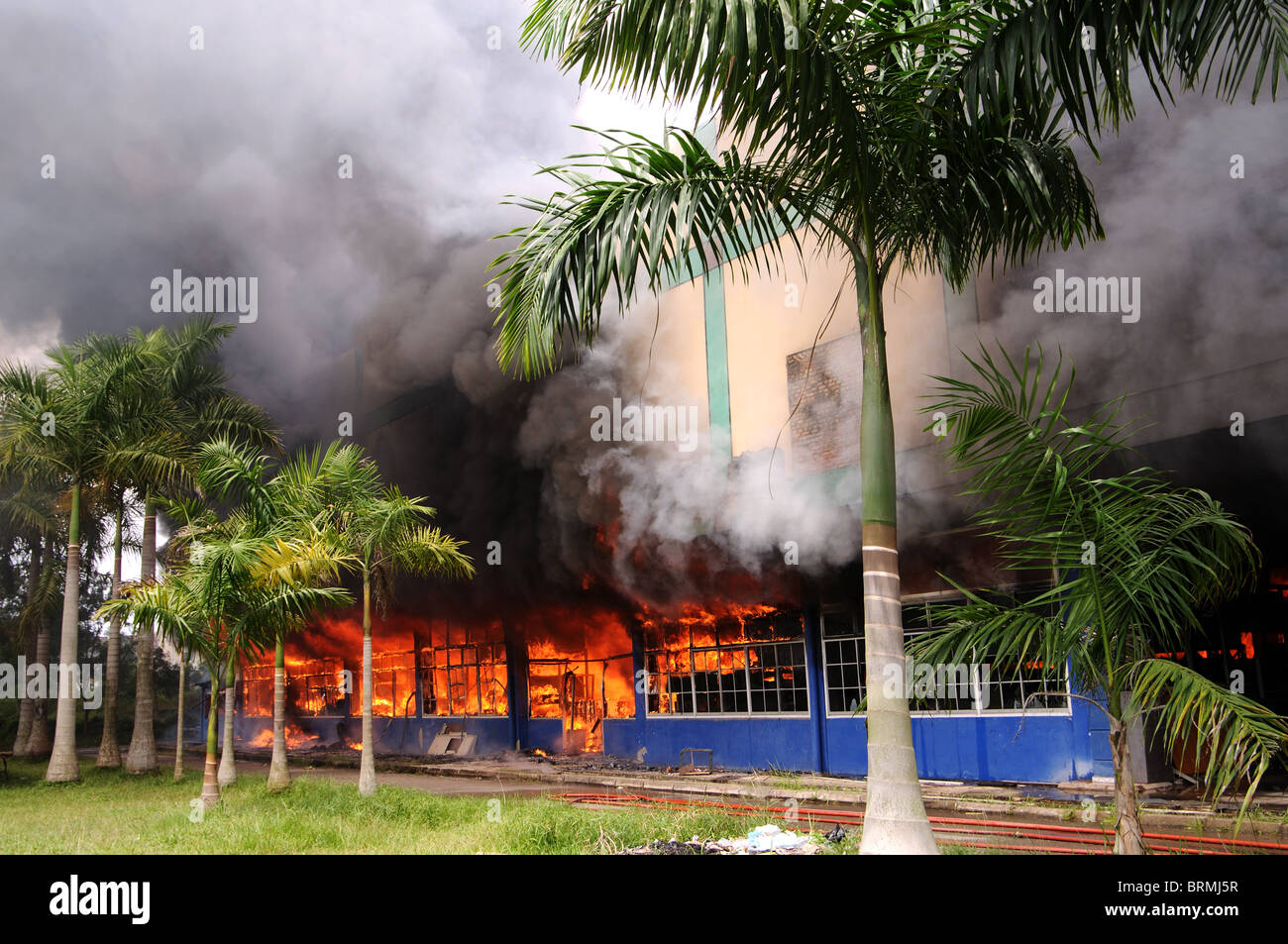 Fire in my Mart mall Batam centro batam isole Riau indonesia Foto Stock