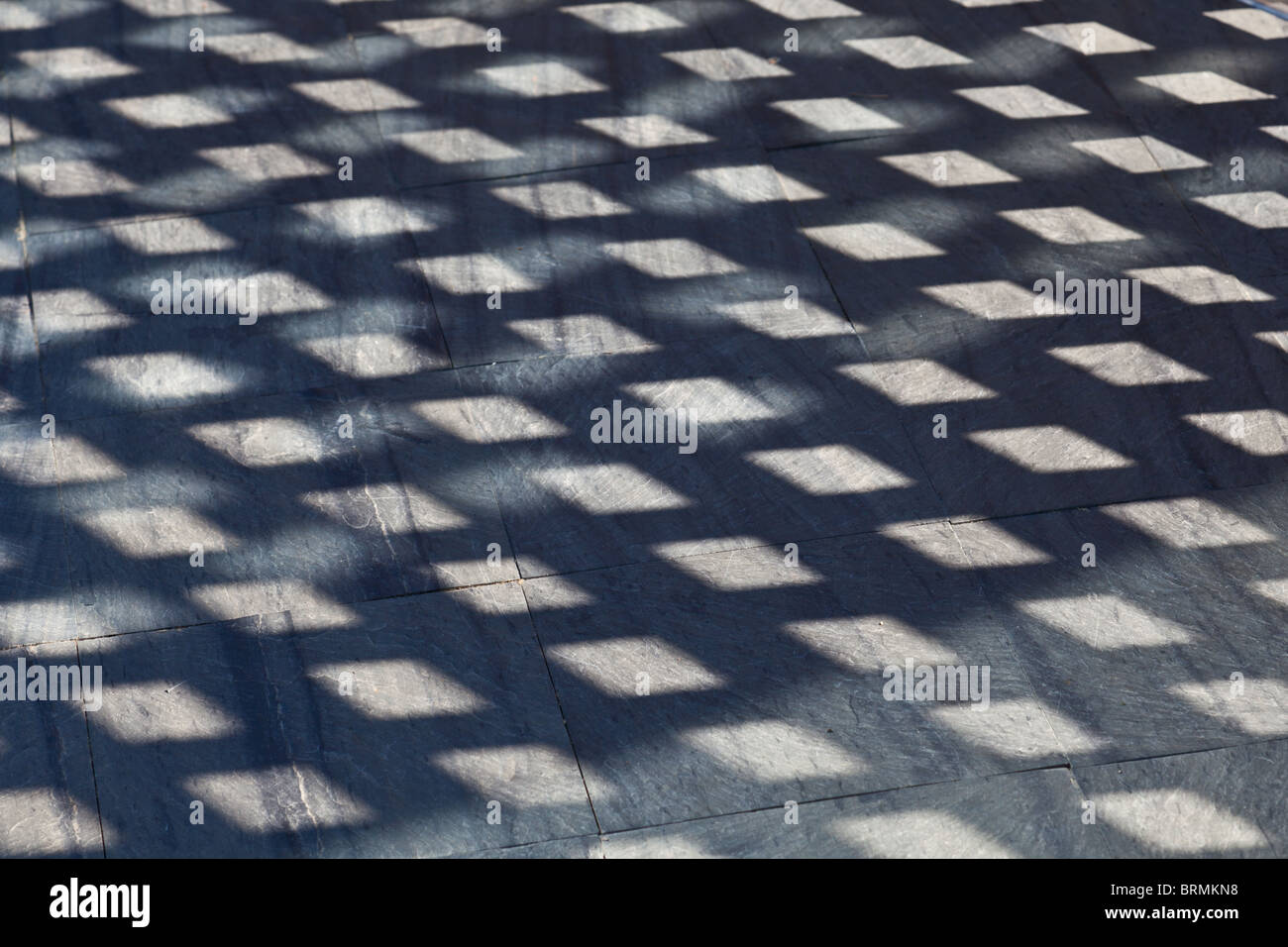 Modello di ombra in 'Per Gordon Bunshaft' di Dan Graham nel Museo Hirshhorn Sculpture Garden a Washington, D.C. Foto Stock