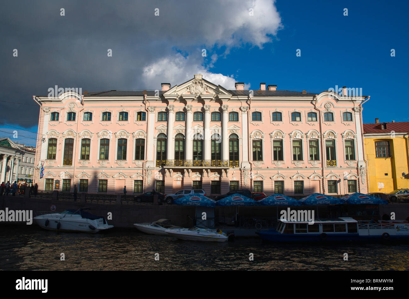 Stroganov Palace dal fiume Moyka central st Pietroburgo Russia Europa Foto Stock