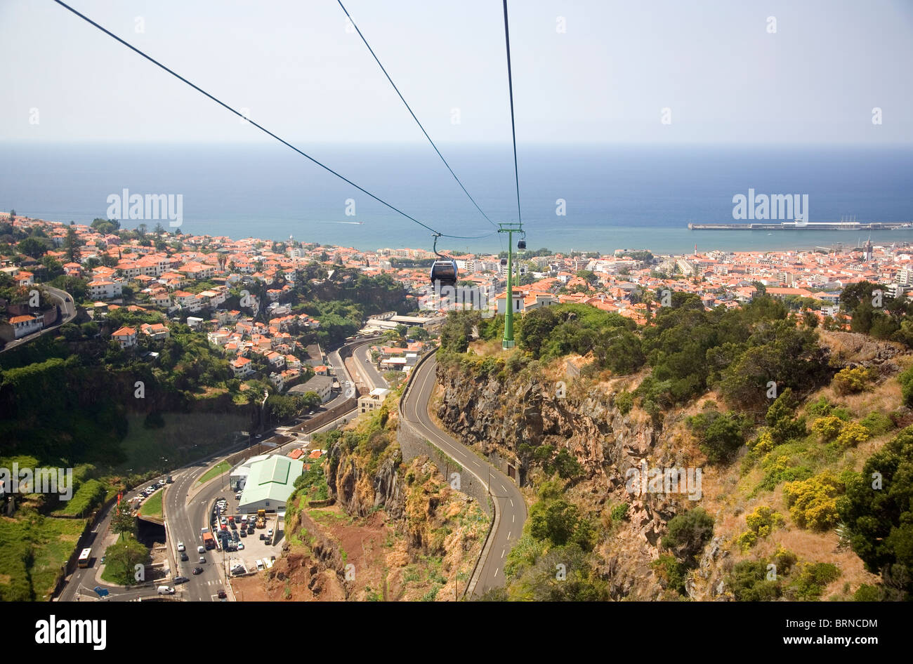 Vista aerea di Funchal e infrastrutture - Madera Foto Stock