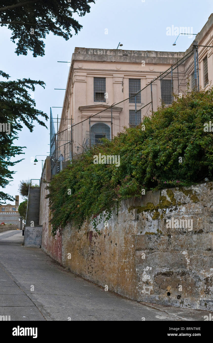Esterno, blocco di cella, Isola di Alcatraz a San Francisco, California, Stati Uniti d'America Foto Stock