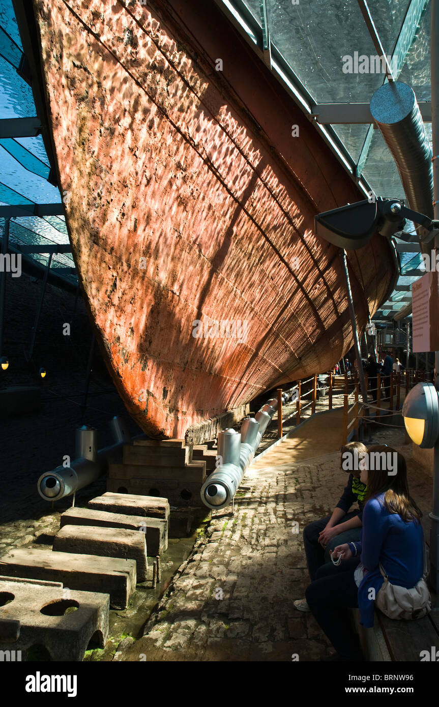 dh SS Gran Bretagna BRISTOL ATTRACCA BRISTOL SS Gran Bretagna navi scafo bambini turisti in nave museo regno unito bambino steamship Foto Stock