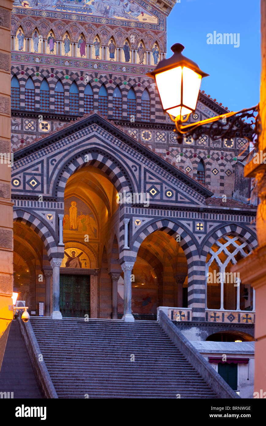 Serata al Duomo di San Andreas (St. Andrews) Chiesa in Amalfi Campania Italia Foto Stock