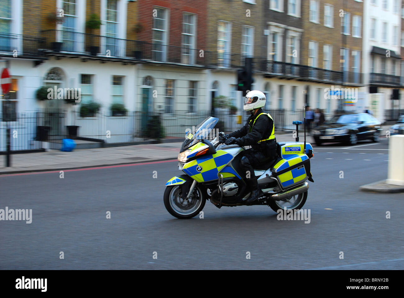 Funzionario di polizia sul motociclo a Londra Foto Stock