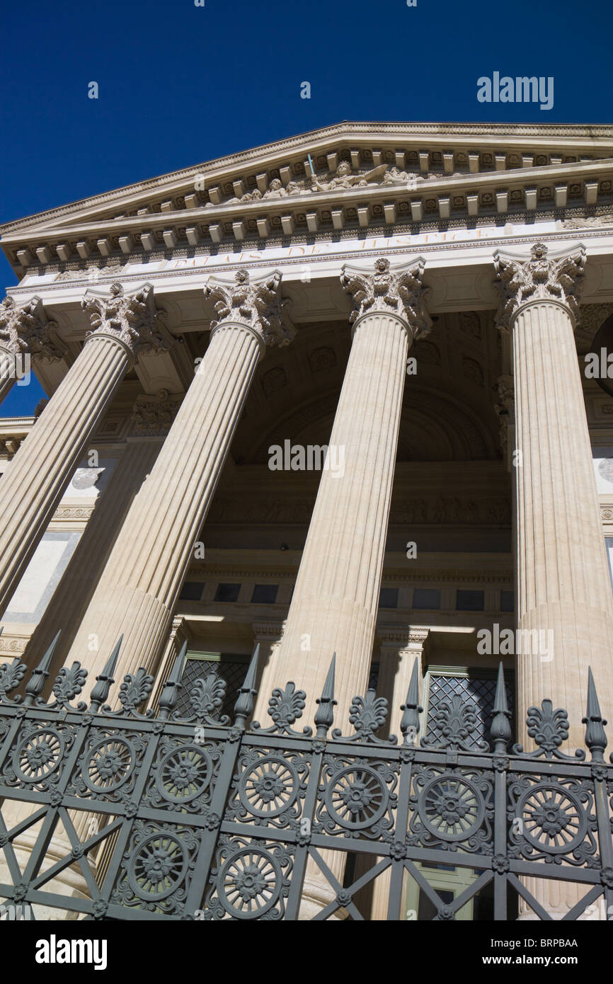 Il Palais de Justice, Nimes, Francia Foto Stock