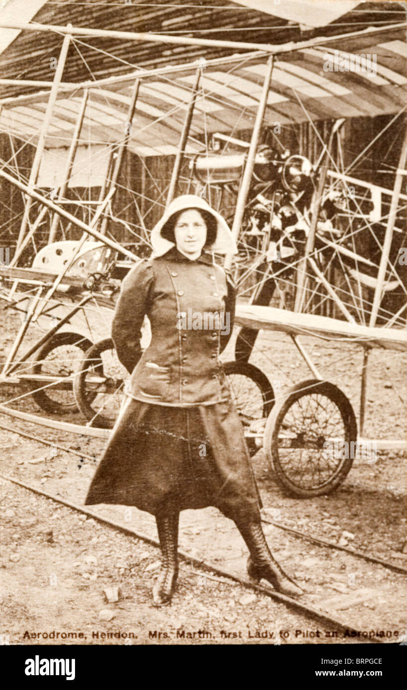 Aviazione precoce ritratto. La signora Martin in circa 1911. Visto qui a Hendon aerodromo. Foto Stock
