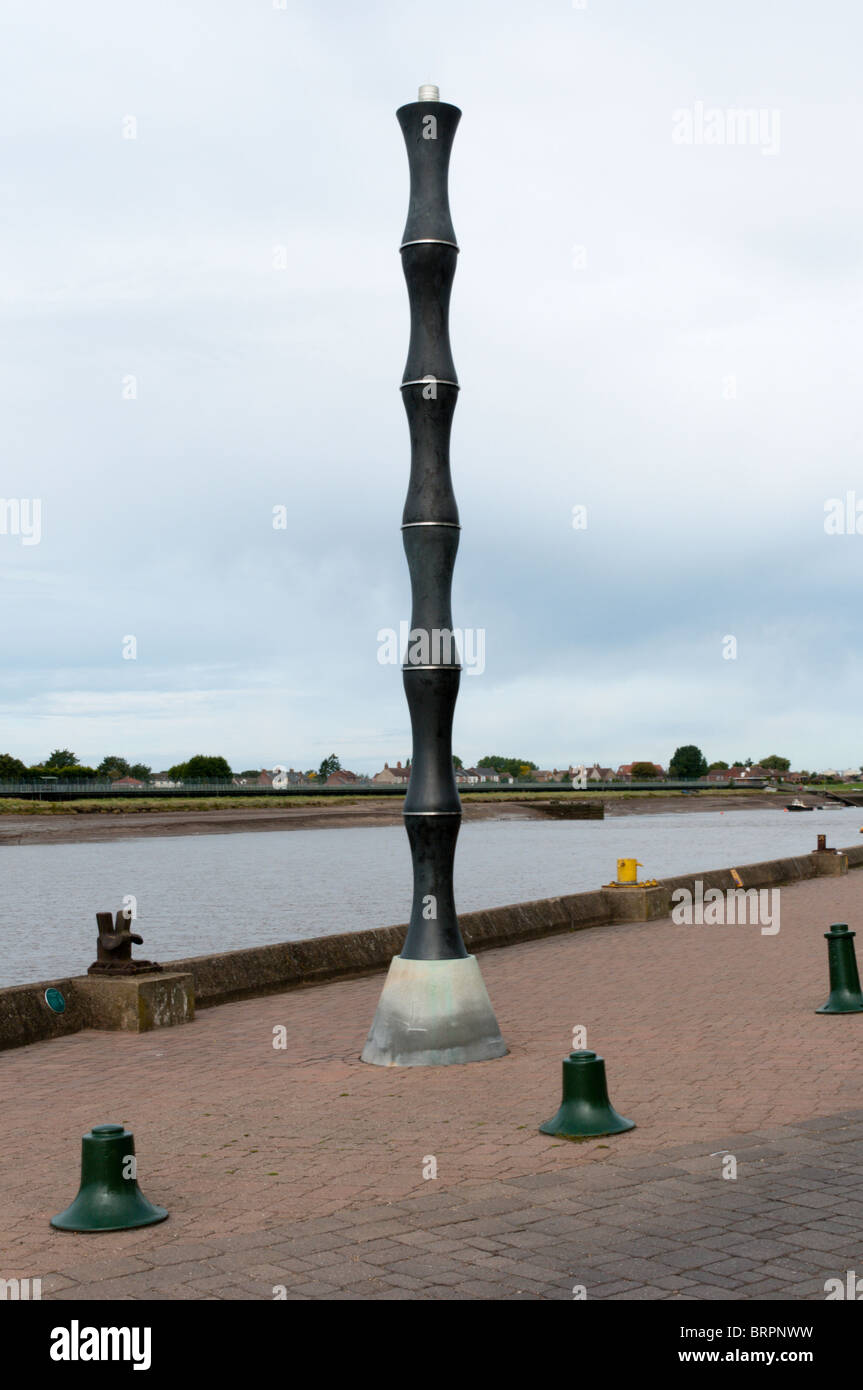 La metà di scandagliare la colonna da Andrew Schumann sulla South Quay, King's Lynn, Norfolk, Inghilterra Foto Stock