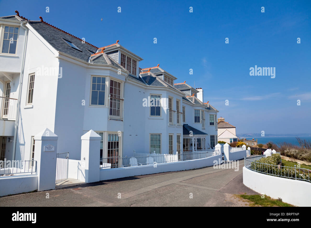 South Hallsands con 'Prospect House' Housing Development, South Hams, Devon, Inghilterra, Gran Bretagna Foto Stock