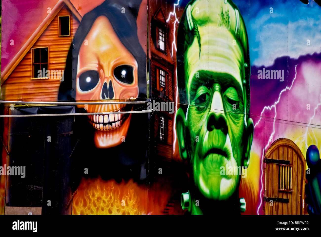 Lato luminoso dell'Haunted House a Gloucester Fair 2009 Foto Stock