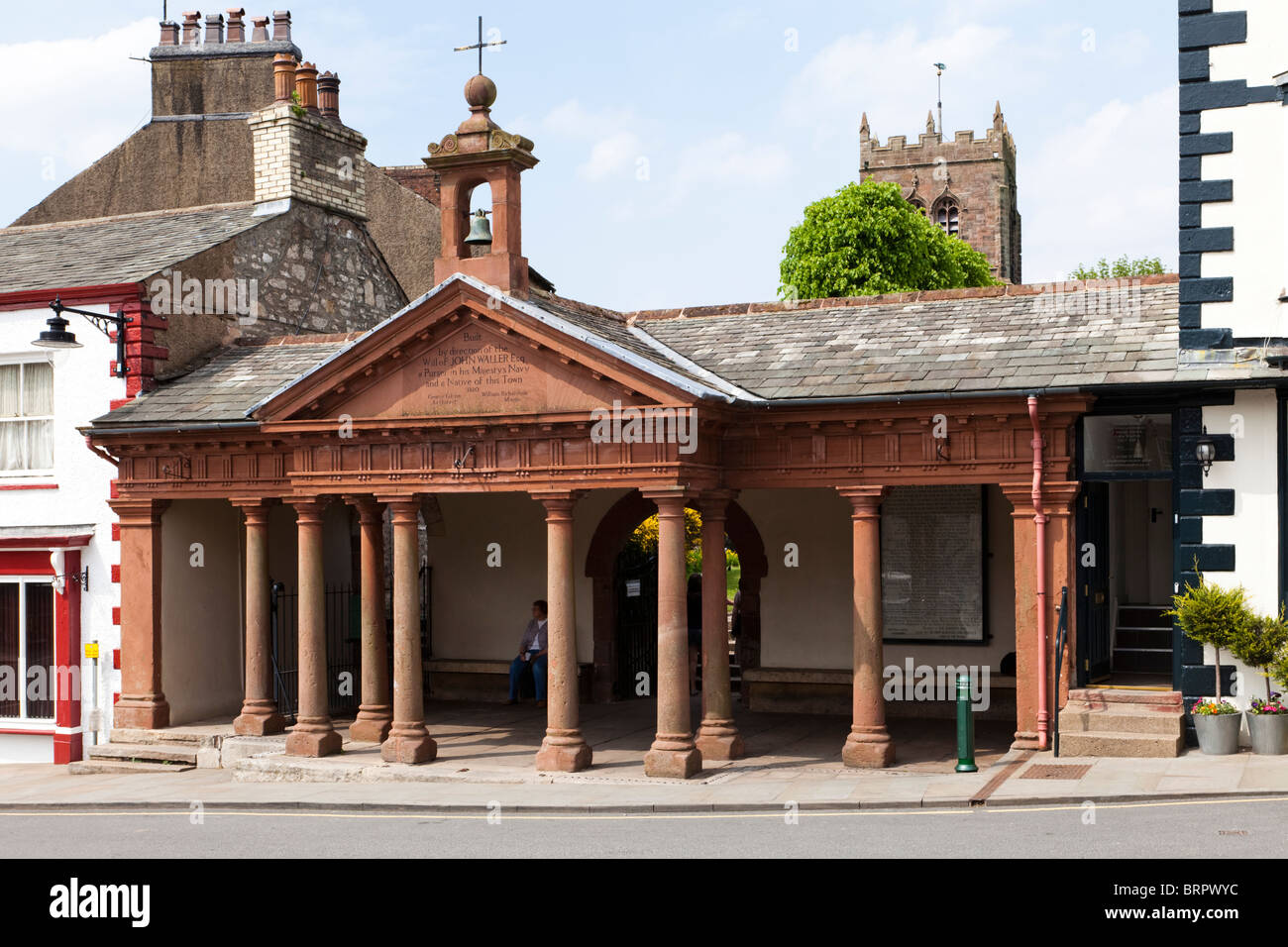 Il Chiostro in Piazza del Mercato di Kirkby Stephen, Cumbria - costruito nel 1810 come un mercato di burro e un riparo dalle intemperie. Foto Stock