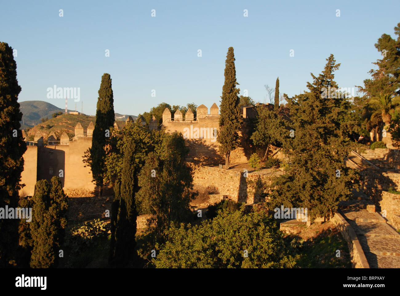 Le merlature e giardini, castello di Gibralfaro, Malaga, Costa del Sol, provincia di Malaga, Andalusia, Spagna, Europa occidentale. Foto Stock