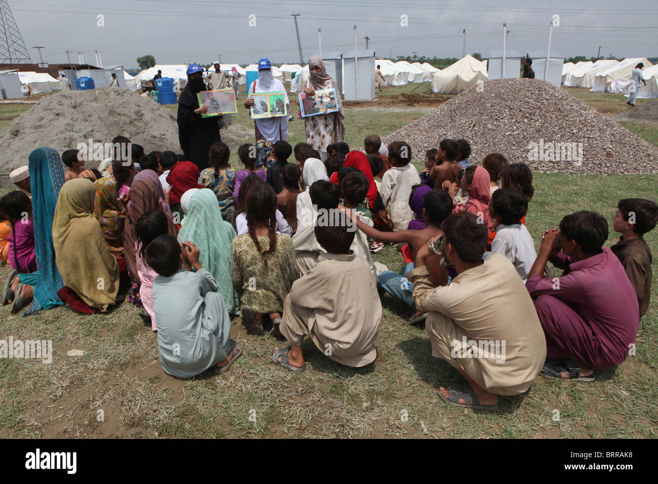 Vittime delle gravi inondazioni in Pakistan (2010) Foto Stock