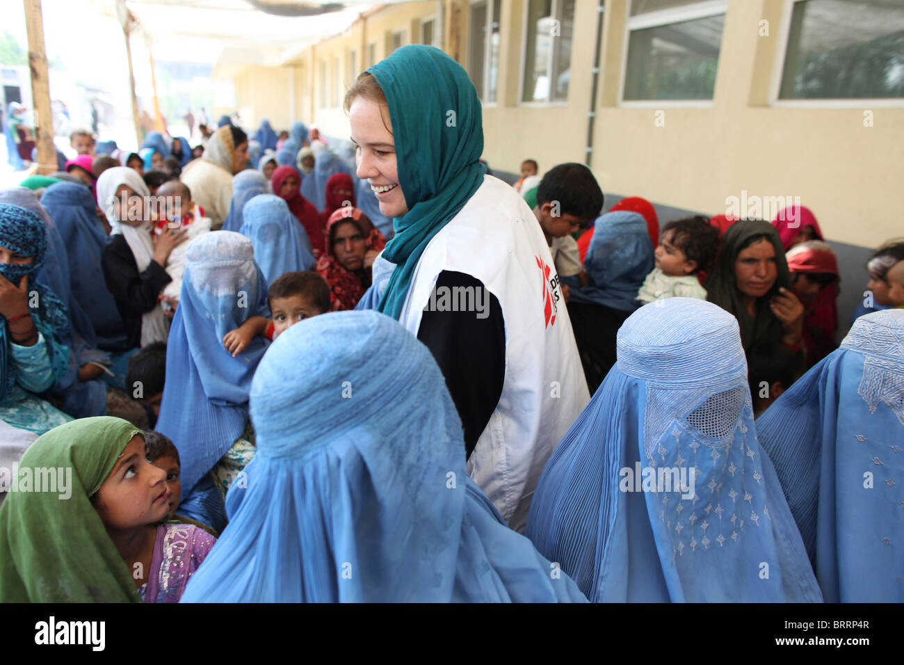 Le donne afghane in un ospedale in sala d'attesa Foto Stock