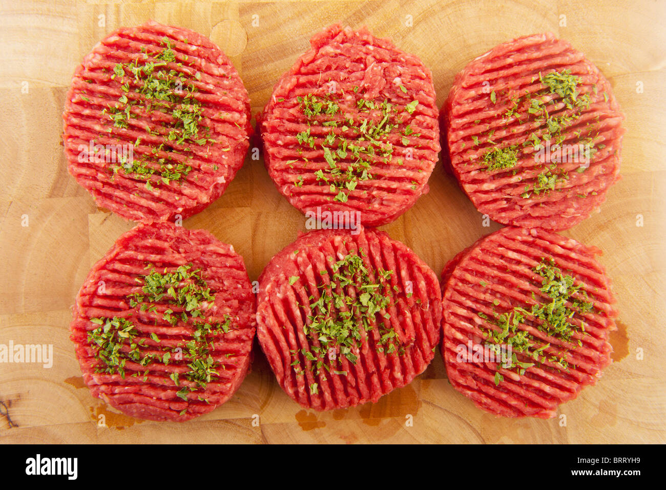 Materie tartara di carne in legno in legno Foto Stock