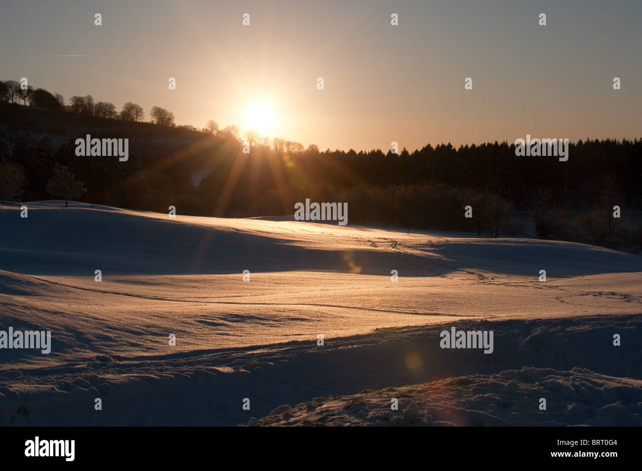 Vista su un bellissimo tramonto in inverno Foto Stock