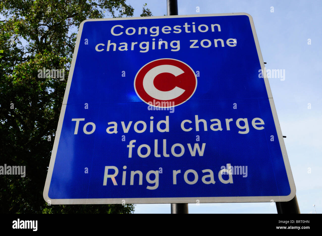 Congestion Charging Zone, per evitare di caricare seguite le indicazioni per Ring Road sign, Westminster, London, England, Regno Unito Foto Stock
